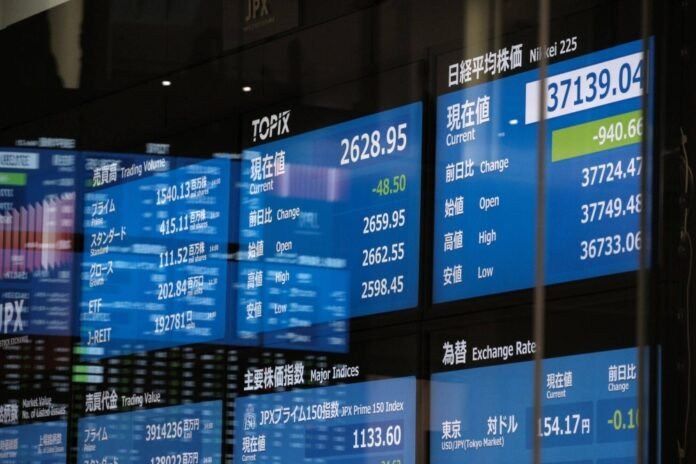 Allianz says Japanese stocks will defy geopolitics and yen volatility

