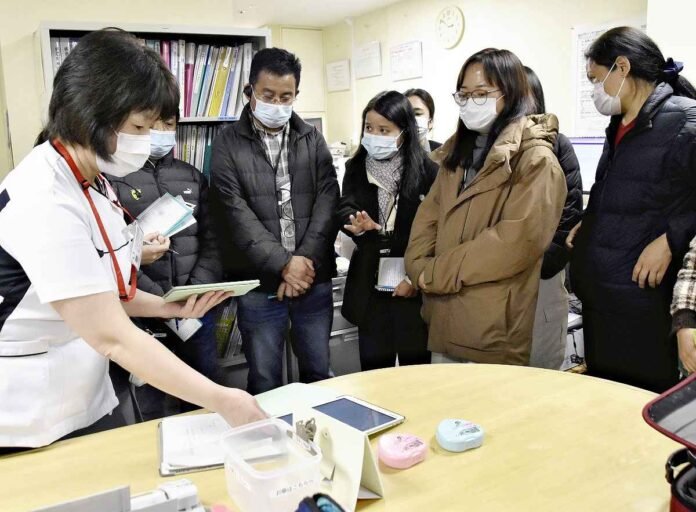  Fetal monitor wants to improve healthcare in Bhutan;  A team of officials visits the Iwate Prefecture hospital

