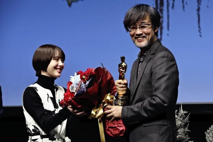  Godzilla director Takashi Yamazaki returns to Japan with an Oscar in hand;  Wants to 'take on many more challenges'

