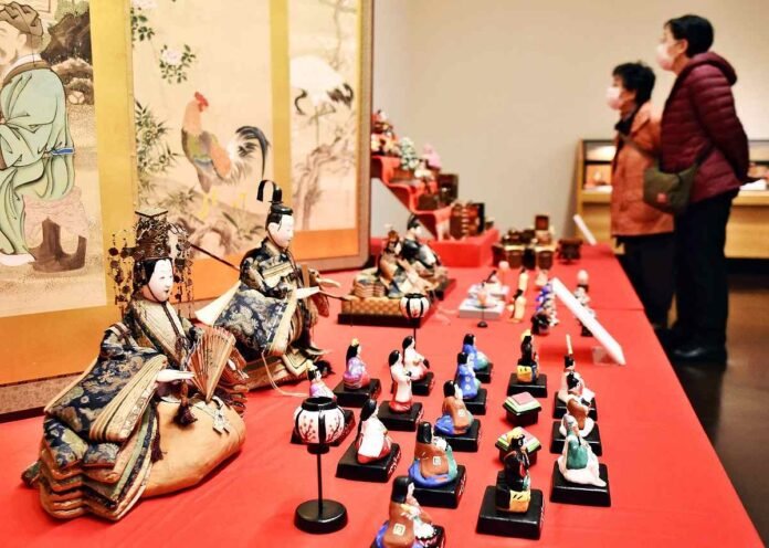  Hina, warrior dolls on display at Aomori Pref.  Museum;  The collection dates back to the Edo period

