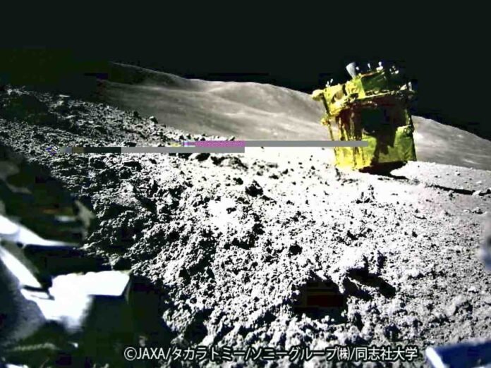  Lunar lander reactivated after two weeks of inactivity;  Communication with Earth has been restored

