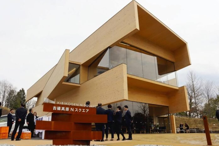 Okayama: Distinctive coworking space overseen by architect Kengo Kuma opens

