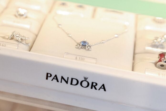 Pandora stops using mined silver and gold

