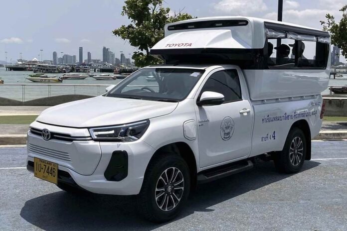  Toyota tests Hilux electric pick-ups for bus services in Thai city;  Company aims for sales debut in 2025

