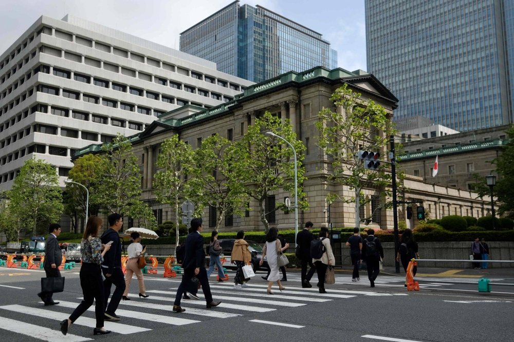BOJ should avoid raising rates to combat weak yen, ex-official says