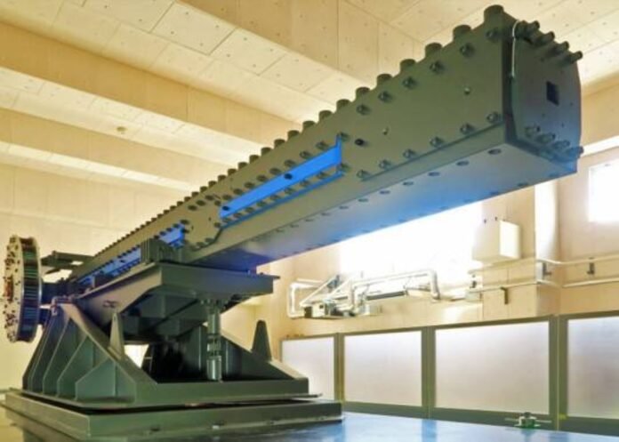 A railgun prototype developed by the Acquisition, Technology and Logistics Agency. A railgun uses electromagnetic force to fire bullets at high speeds, making them harder to intercept, but challenges remain over improving fire accuracy and making the weapon smaller. 