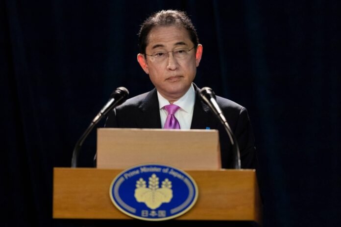 Kishida heads to Seoul for a trilateral summit with China and South Korea

