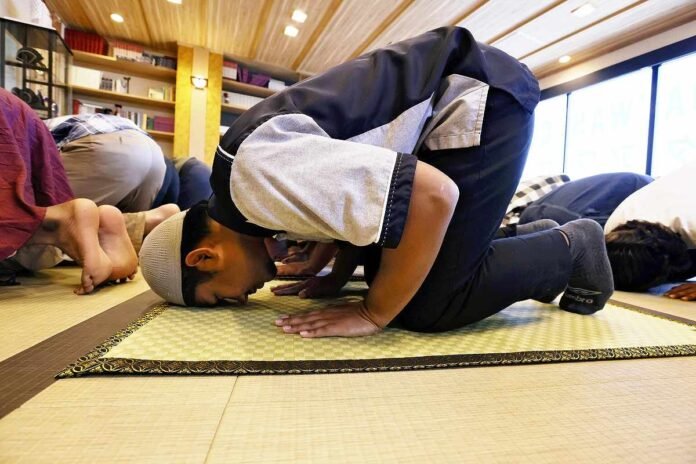  Muslim Tatami prayer mats for Muslims interweave Japanese culture and Islam;  Will be used at the Osaka-Kansai Expo 2025

