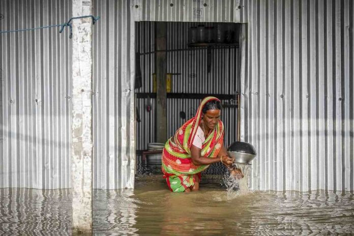 River islanders in India only return home between floods

