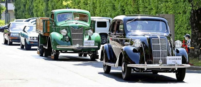  Classic Toyota cars paraded in Nagoya;  Event celebrates the 30th anniversary of the Toyota Museum

