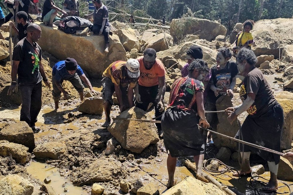 'High probability' of more landslides at disaster site in Papua New Guinea