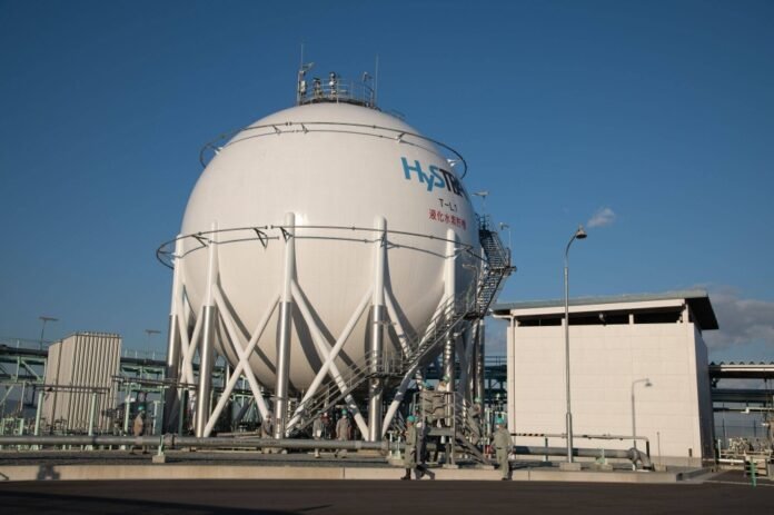 A hydrogen storage tank and loading system at a liquefied hydrogen receiving terminal in Kobe. Japan and the European Union have agreed to work together on policies related to clean hydrogen. 