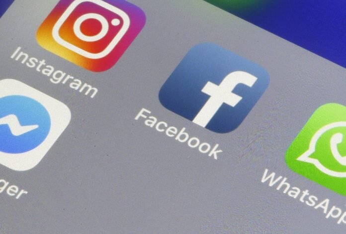 Meta withheld information on Instagram and WhatsApp deals, FTC says

