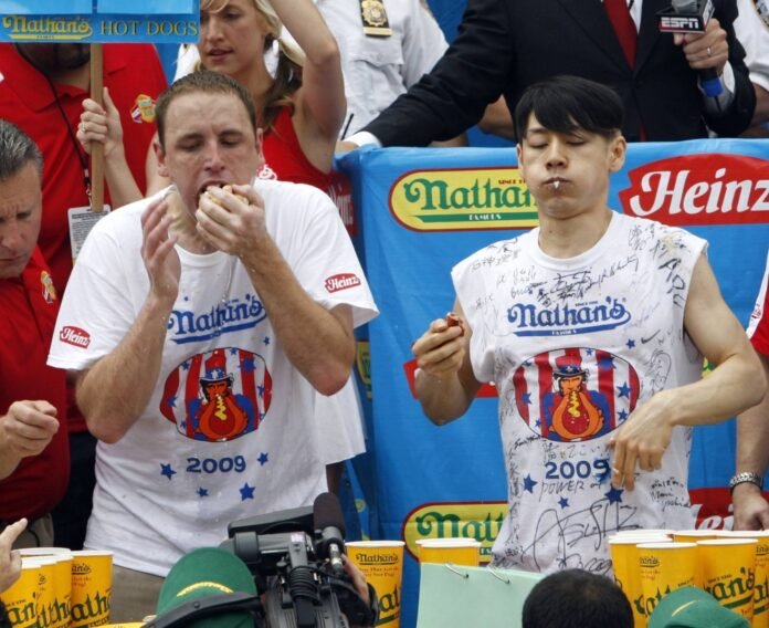 Netflix airs 'ultimate' hot dog eating competition


