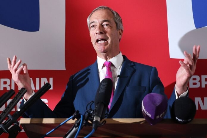 Nigel Farage throws himself into the British campaign in a blow to the Conservatives

