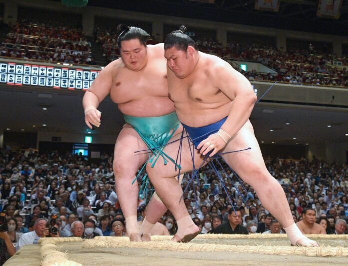 Onosato leads a small field of sumo wrestlers with Ozeki potential

