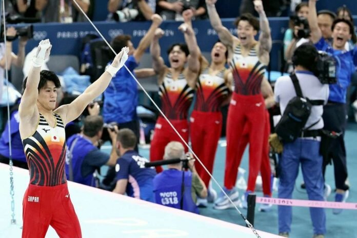 Japan beats China in thrilling final to win gold in men's gymnastics team; Hashimoto delivers miraculous turnaround

