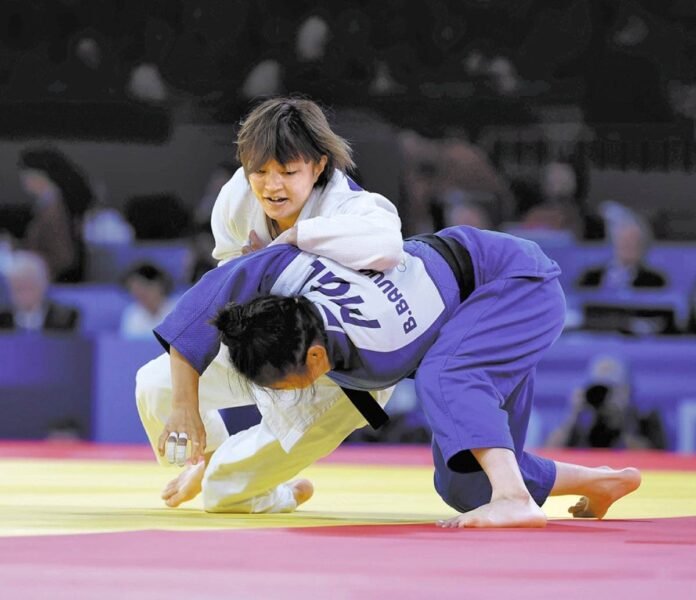 Judoka Natsumi Tsunoda wins gold; Japan's first medal at the 2024 Paris Olympics

