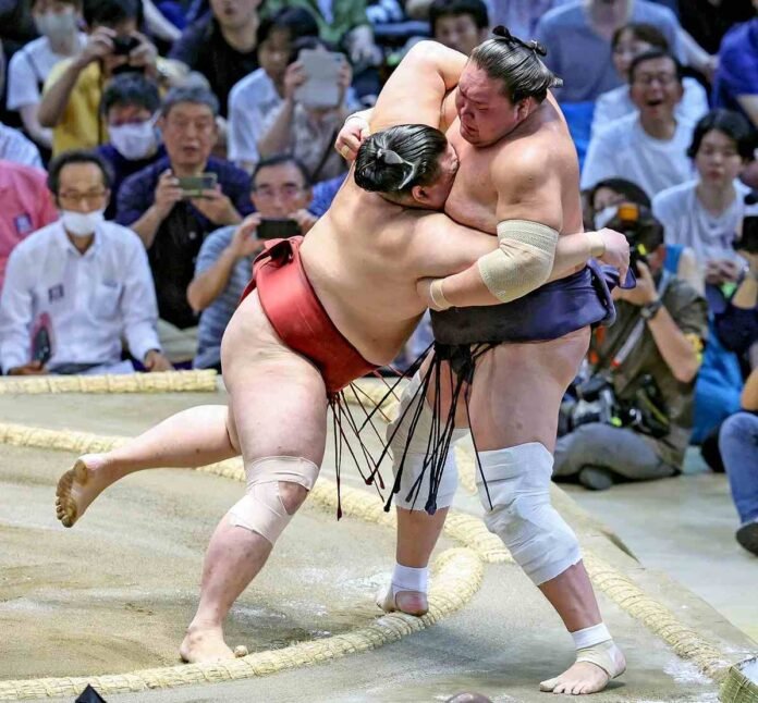 Terunofuji bid for 10th career title hits roadblock

