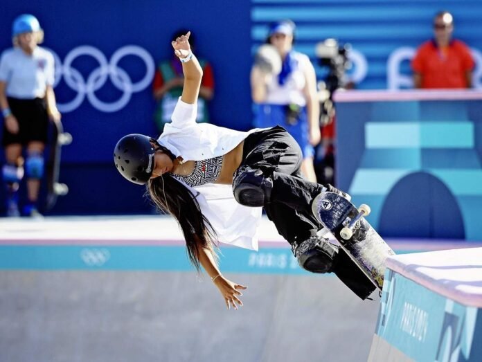 Cocona Hiraki wins silver in women's park with difficult grind; skateboarder wants to 'perform in her own way'

