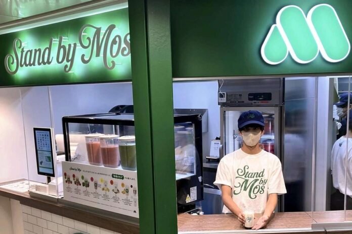 Mos Burger operator opens first drinks stand to reduce food waste; expects to reduce food waste by 4 tons per year

