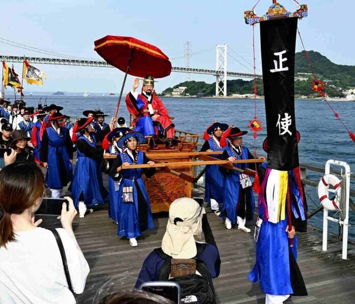 Yamaguchi: Edo-era procession of Korean envoy re-enacted; restored ship revisits Japan

