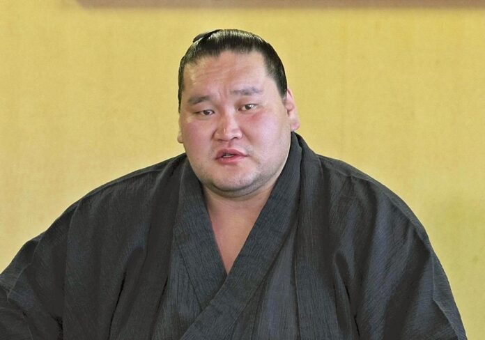 Yokozuna Terunofuji misses fall tournament; blames knee injury on lack of preparation

