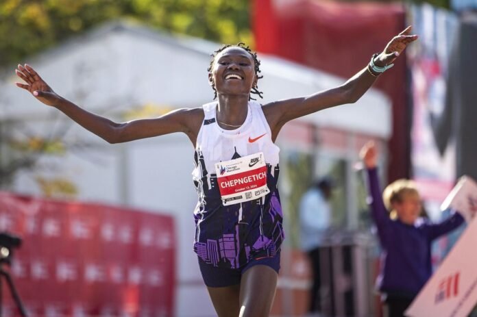 Ruth Chepngetich from Kenya breaks the world record by almost 2 minutes during the Chicago Marathon

