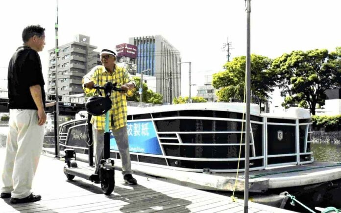 Tokushima: Electric scooters can help tourists get around 'Water City'

