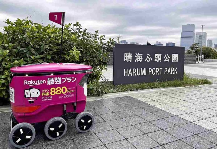 Rakuten Launches Unmanned Delivery Service in Tokyo's Harumi Ward; Delivered from Starbucks, Yoshinoya, Bunka-do

